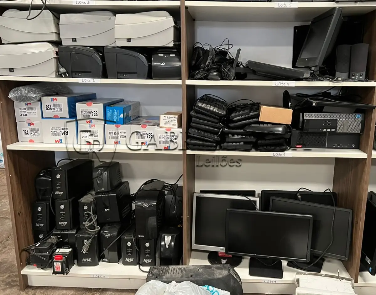 LOTE 004 - Estabilizadores, monitores, CPU, teclados, mouse, entre outros