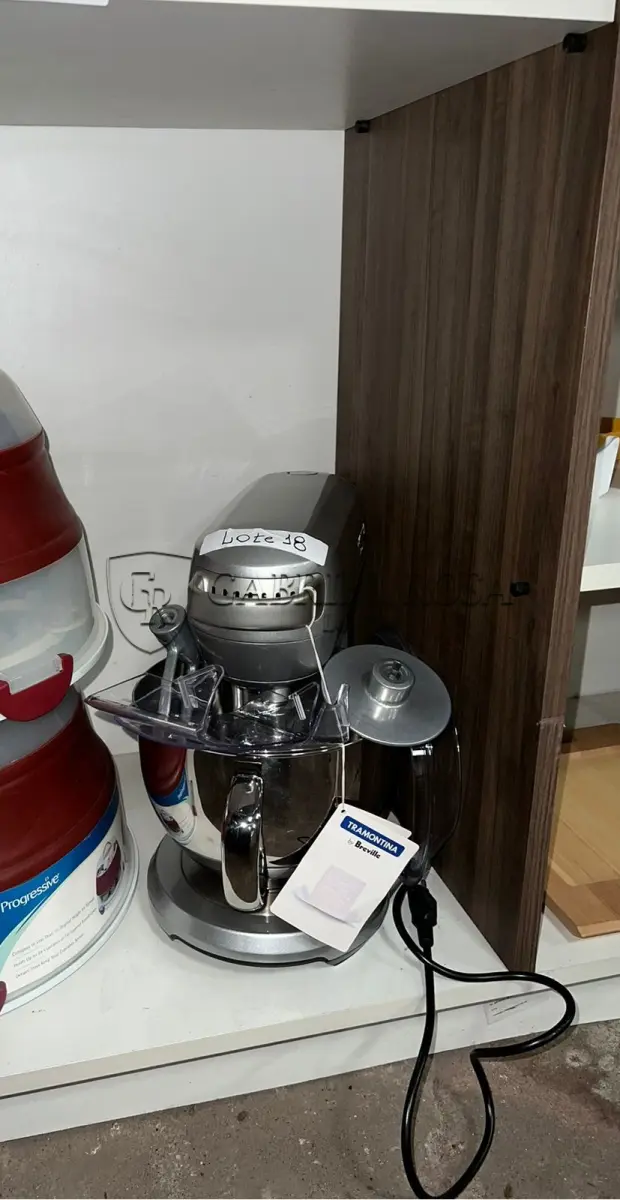 LOTE 018 - Batedeira