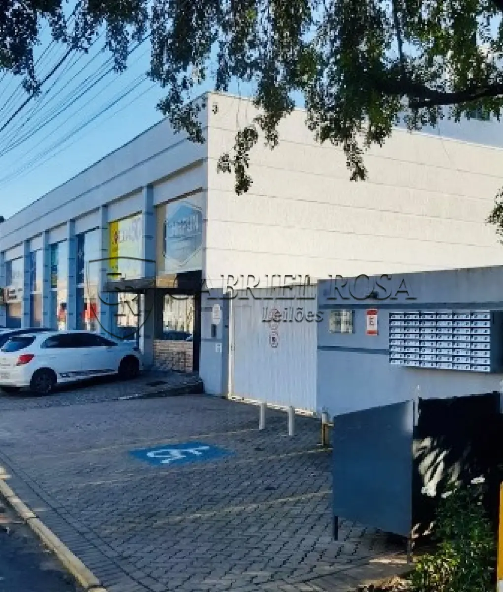 LOTE 002 - APARTAMENTO Nº 104, BLOCO C, DO EDIFÍCIO RESIDENCIAL JOÃO CORRÊA, SITUADO NA AV. JOÃO CORRÊA, Nº 100, BAIRRO CENTRO EM TRÊS COROAS/RS