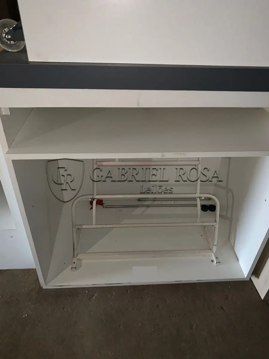 LOTE 194 - Móveis usados