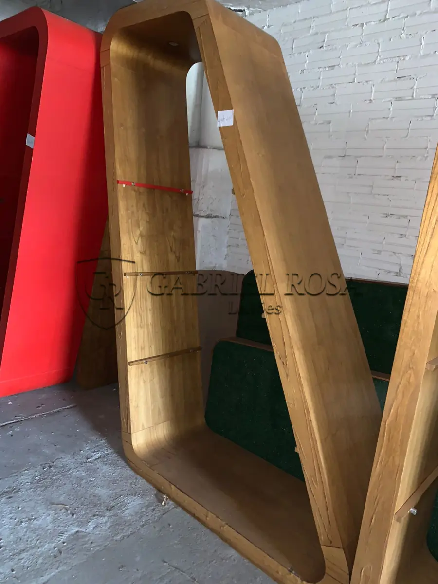 LOTE 214 - Expositores