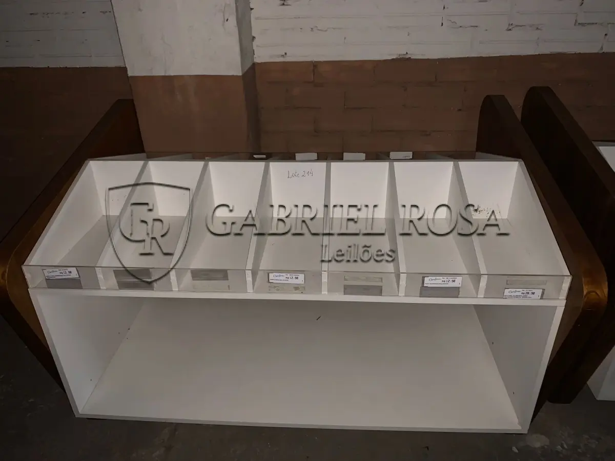 LOTE 214 - Expositores