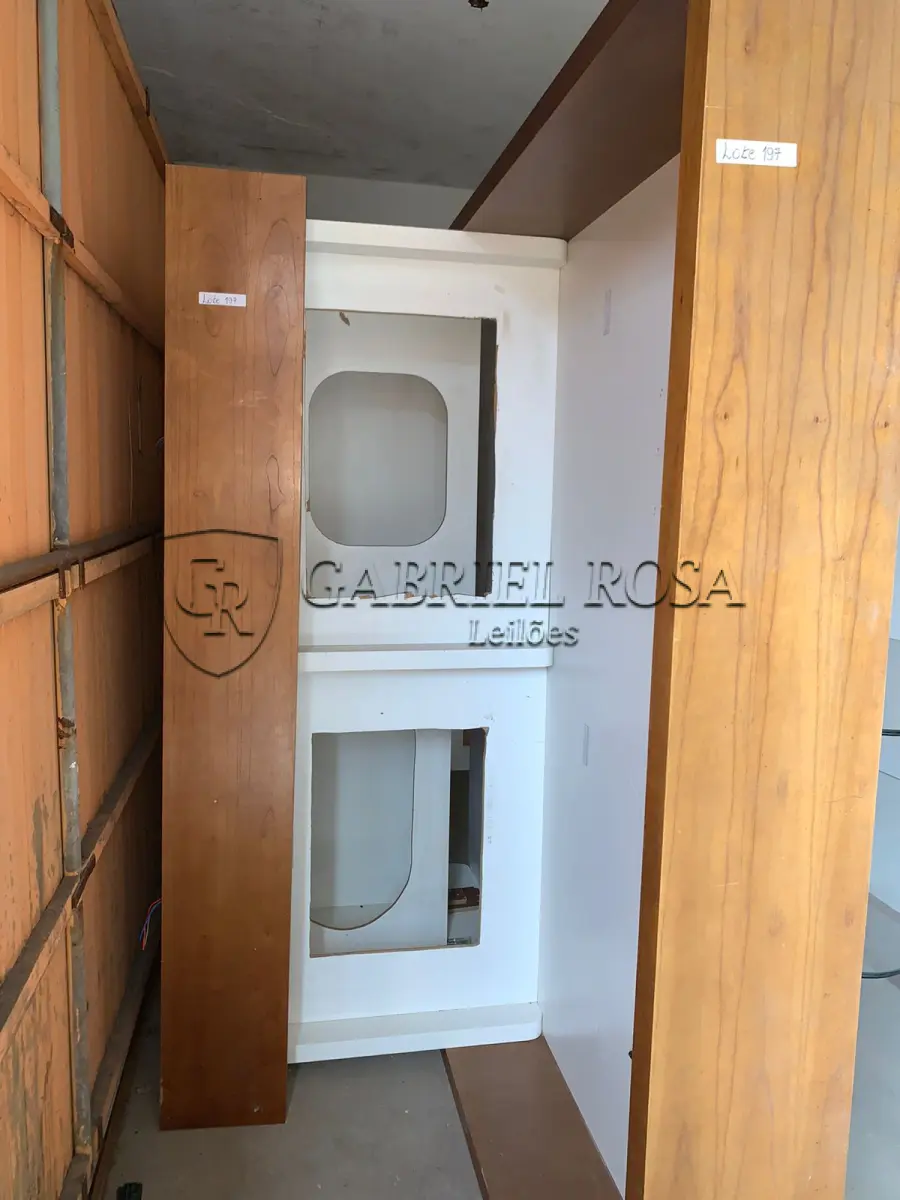 LOTE 015 - Móveis usados