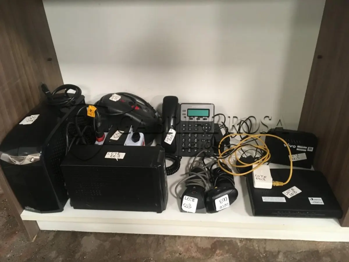 LOTE 003 - Estabilizador, modem, telefone entre outros