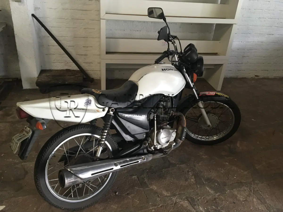 LOTE 004 - HONDA/CG 125 CARGO KS GASOLINA, ANO/MODELO 2009/2009, COR BRANCA, PLACA IPW5117