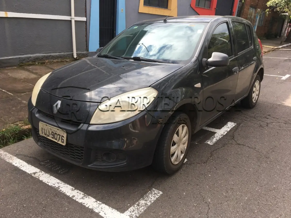 LOTE 001 - Veículo Renault Sandero Authentique 1.0 16V Flex 2013/2013