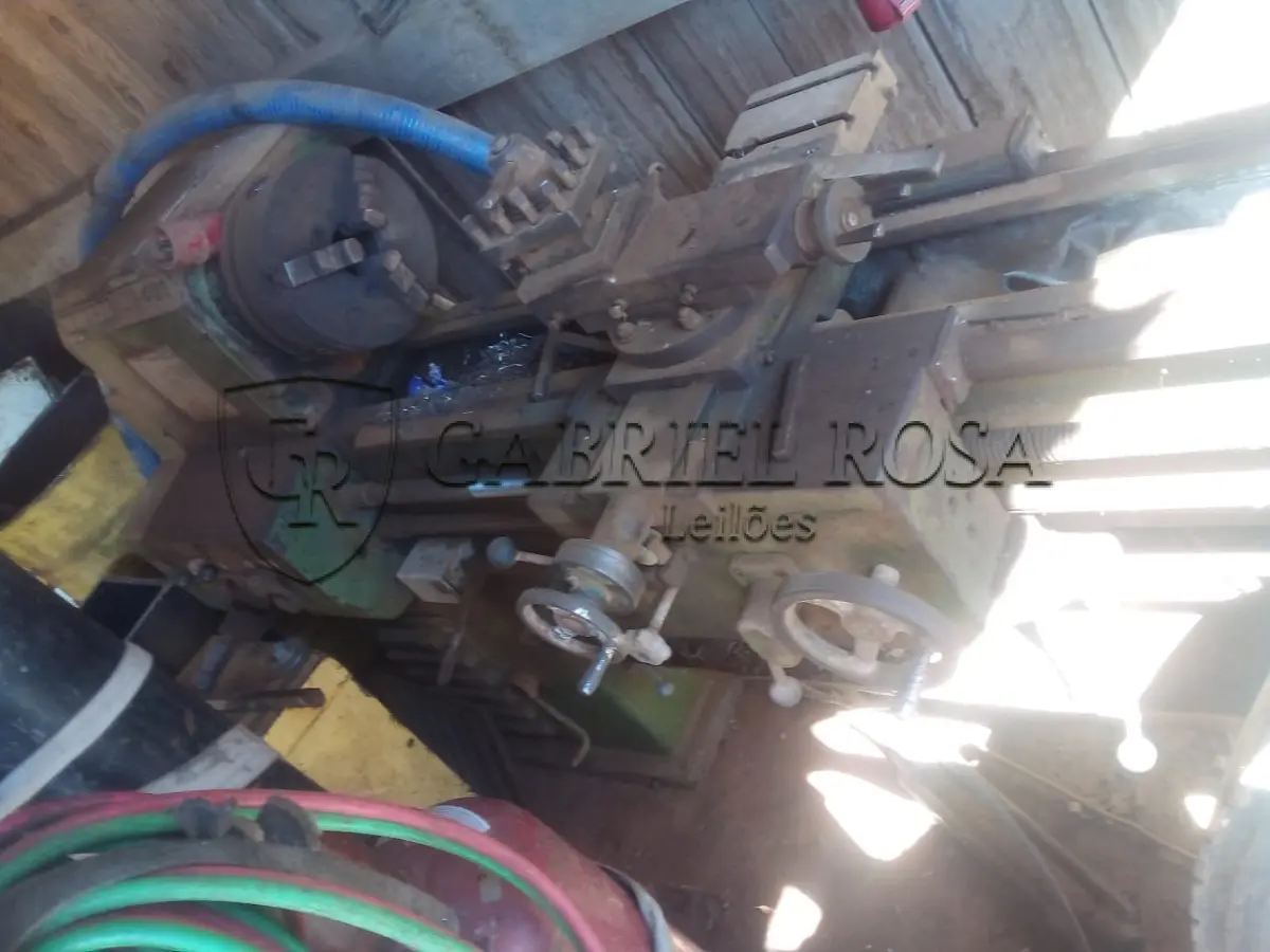 LOTE 040 - TORNO MECÂNICO