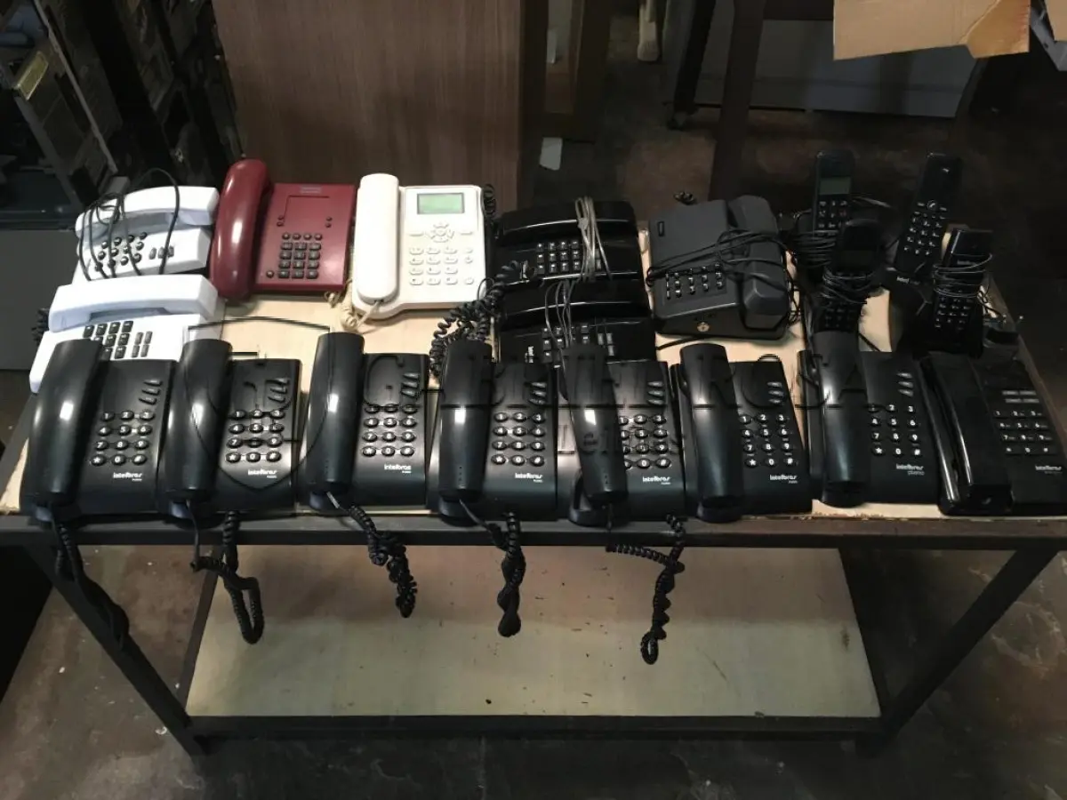 LOTE 002 - Eletrônicos Diversos(monitores, CPUs, modens, estabilizadores, switch entre outros)