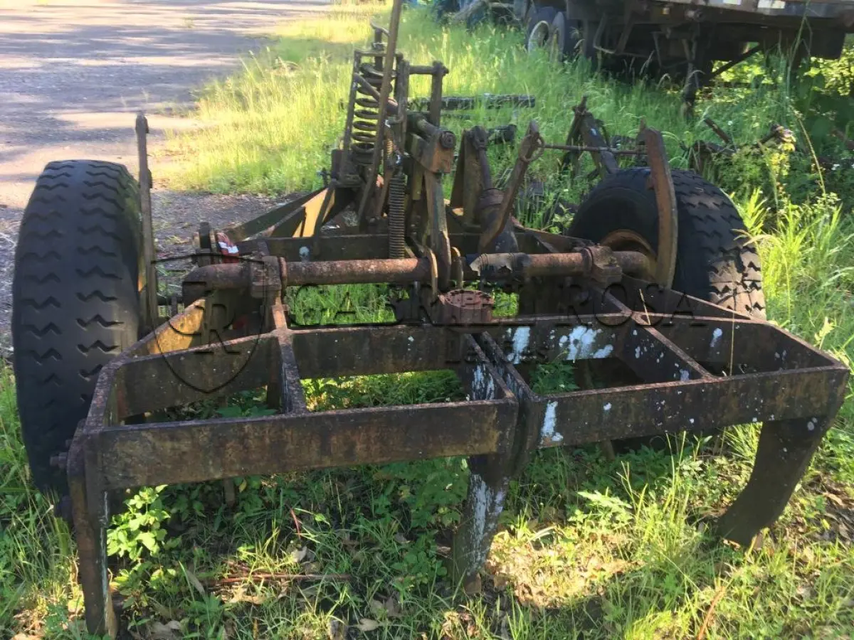 LOTE 019 - GRADE ARADO