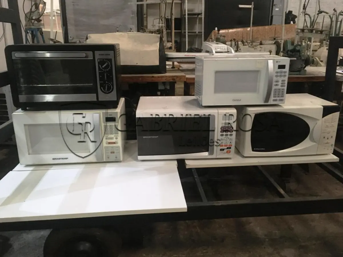 LOTE 016 - Eletro domésticos( Micro ondas e forno elétrico - 07 un )