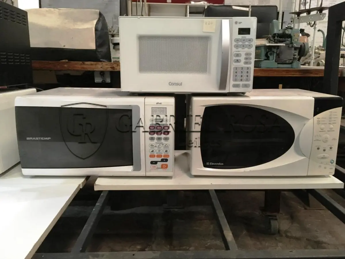 LOTE 016 - Eletro domésticos( Micro ondas e forno elétrico - 07 un )