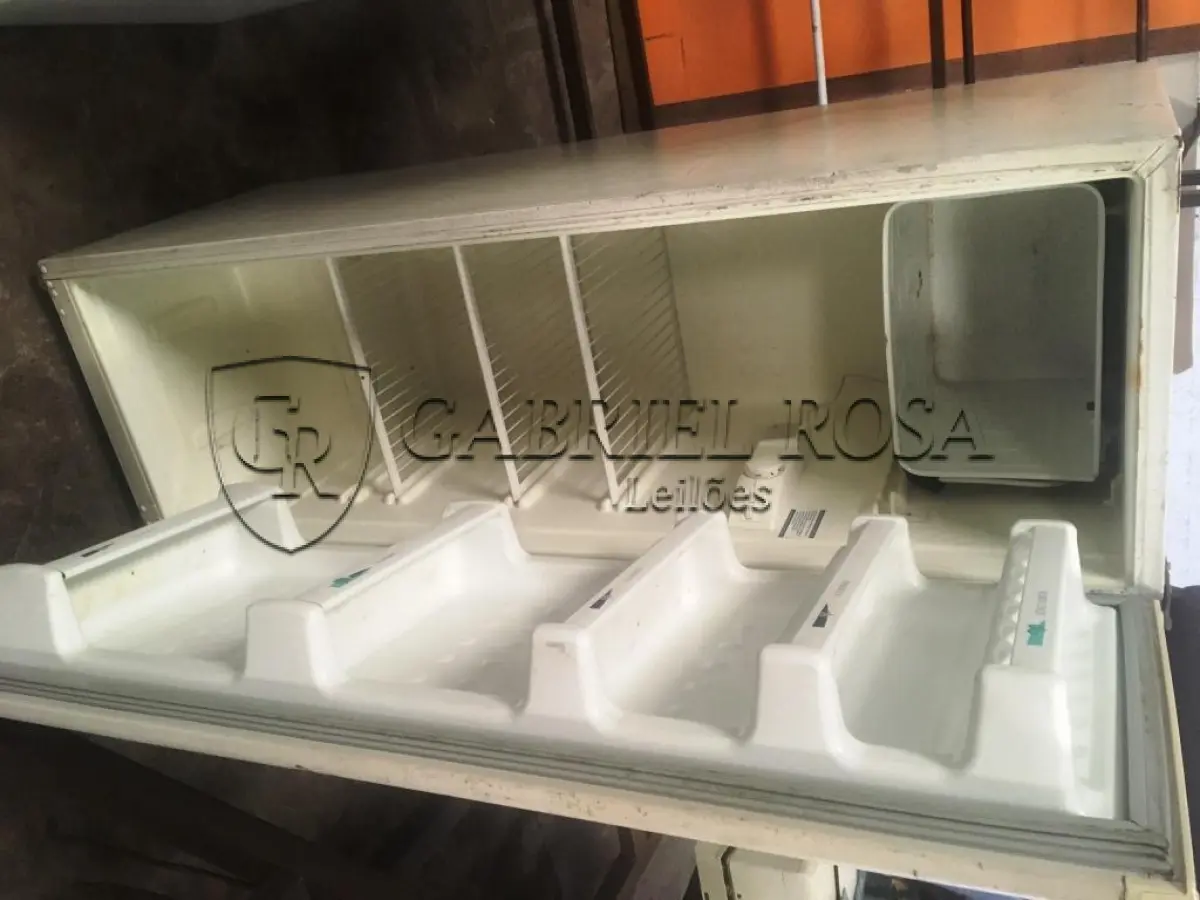 LOTE 022 - Eletro doméstico ( Refrigeradores )