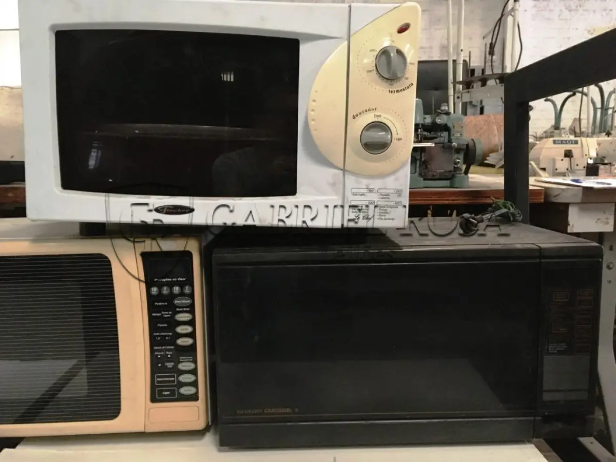 LOTE 016 - Eletro domésticos( Micro ondas e forno elétrico - 07 un )