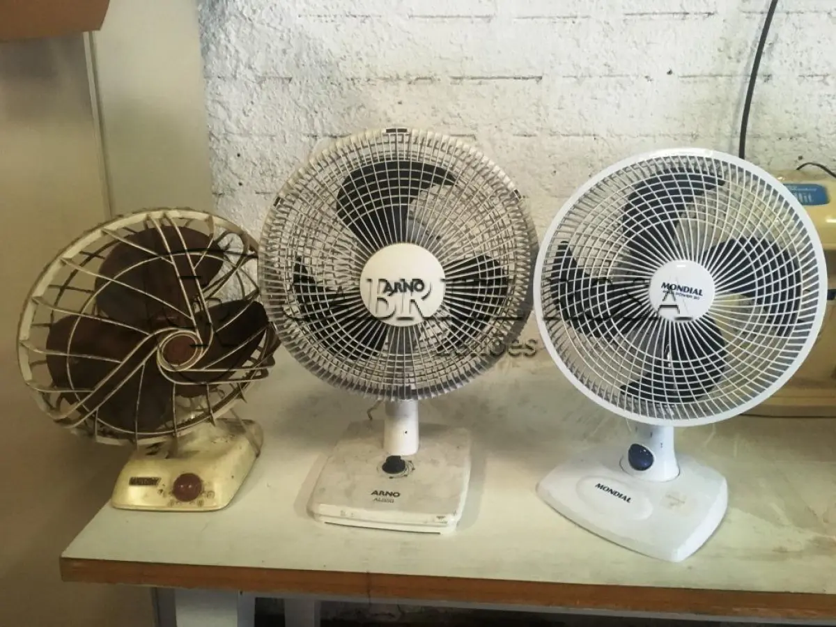 LOTE 015 - Elétro domésticos diversos e outros( 11 un )