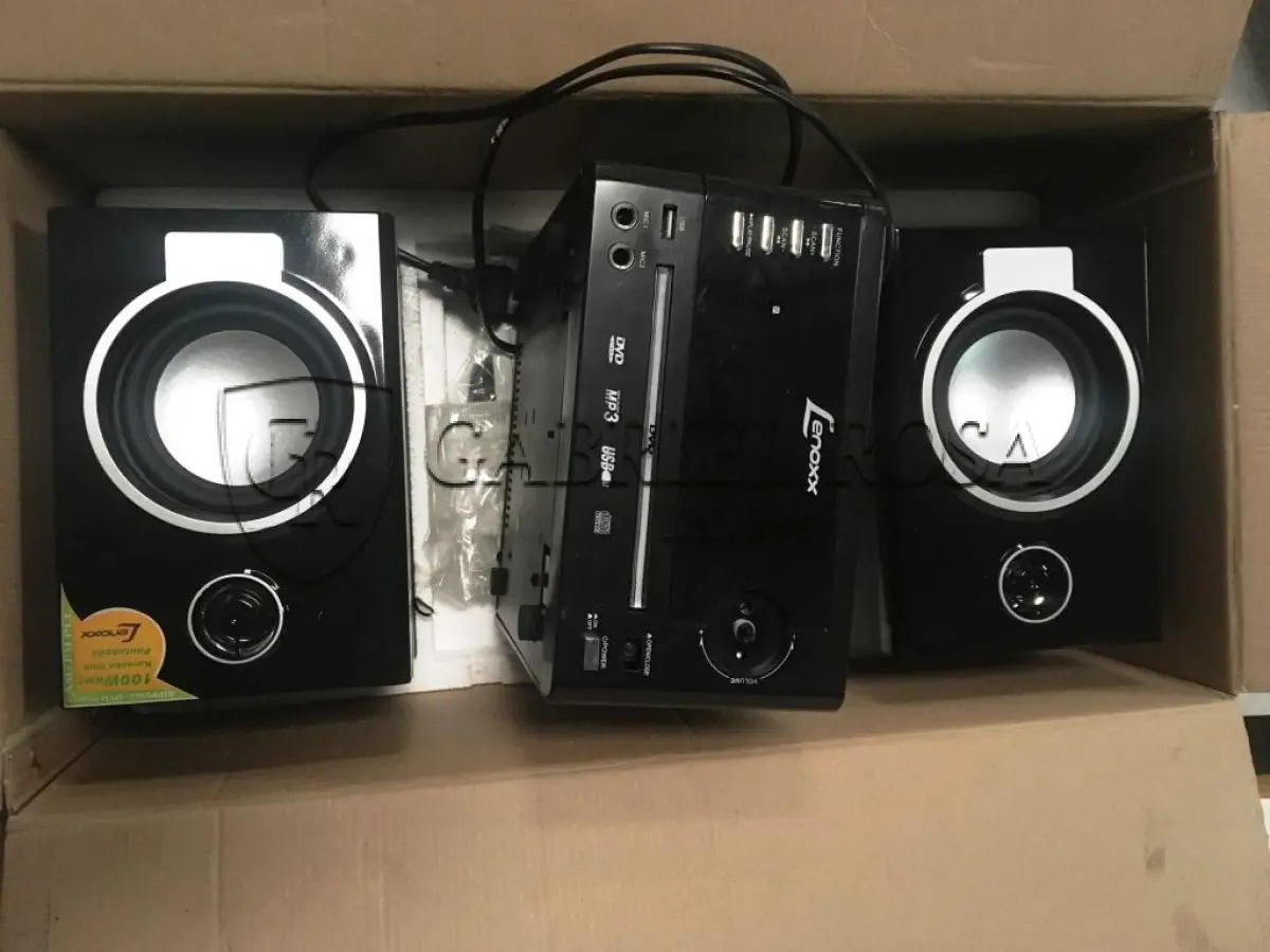 LOTE 002 - Eletrônicos Diversos(monitores, CPUs, modens, estabilizadores, switch entre outros)