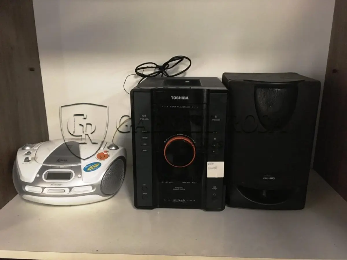 LOTE 002 - Eletrônicos Diversos(monitores, CPUs, modens, estabilizadores, switch entre outros)