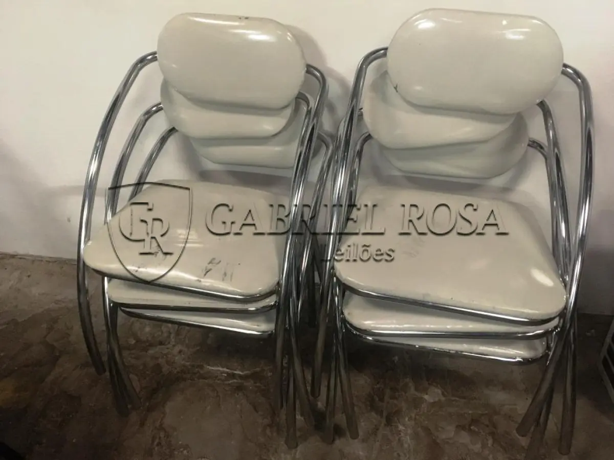 LOTE 009 - Cadeiras metalicas( 06 un )