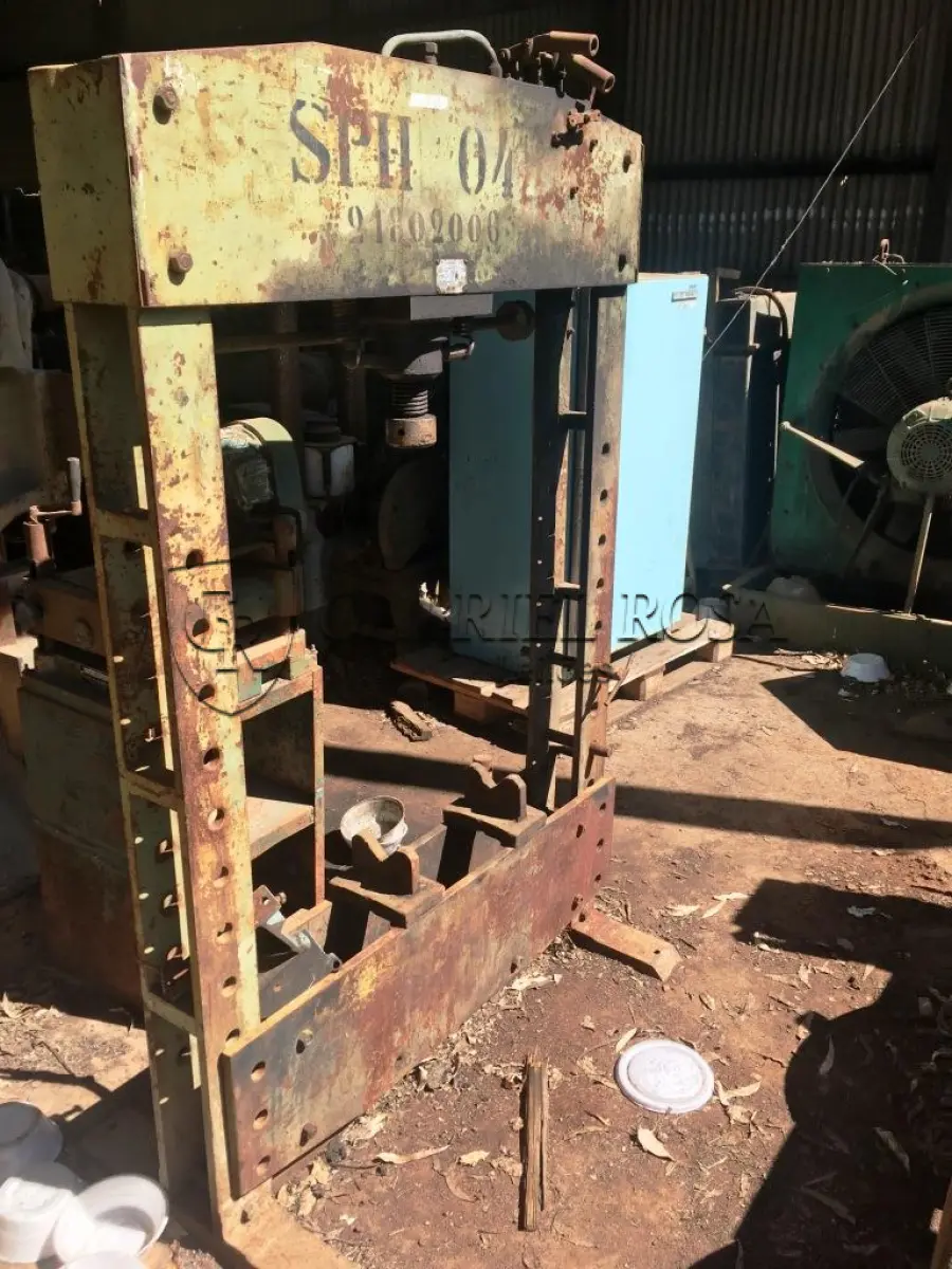 LOTE 038 - PRENSA HIDRÁULICA