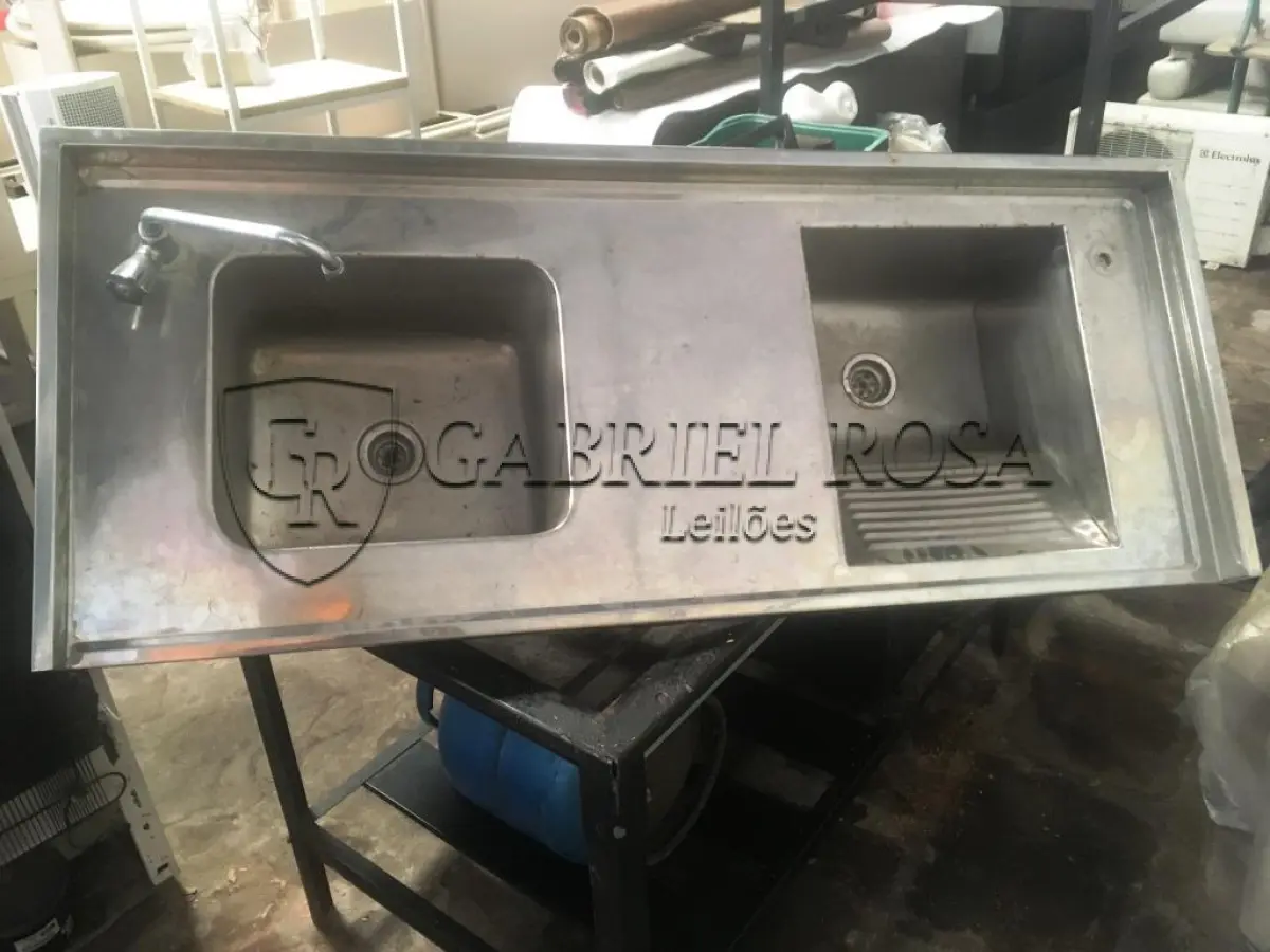 LOTE 013 - Utensílios e elétro domésticos - diversos