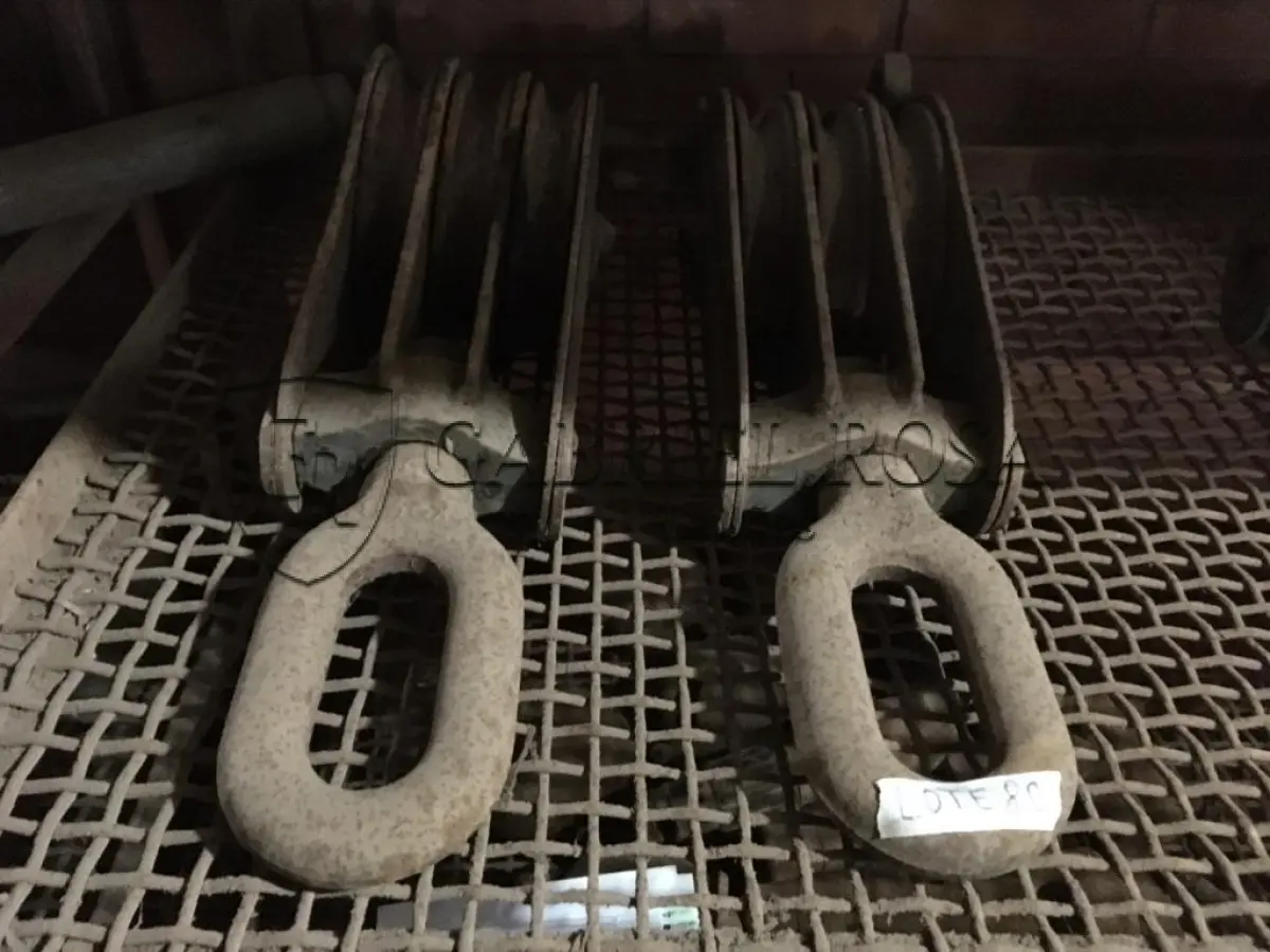 LOTE 080 - ROLDANA P/CORRENTE E TIRANTE C/CABO DE AÇO( 05 PEÇAS )