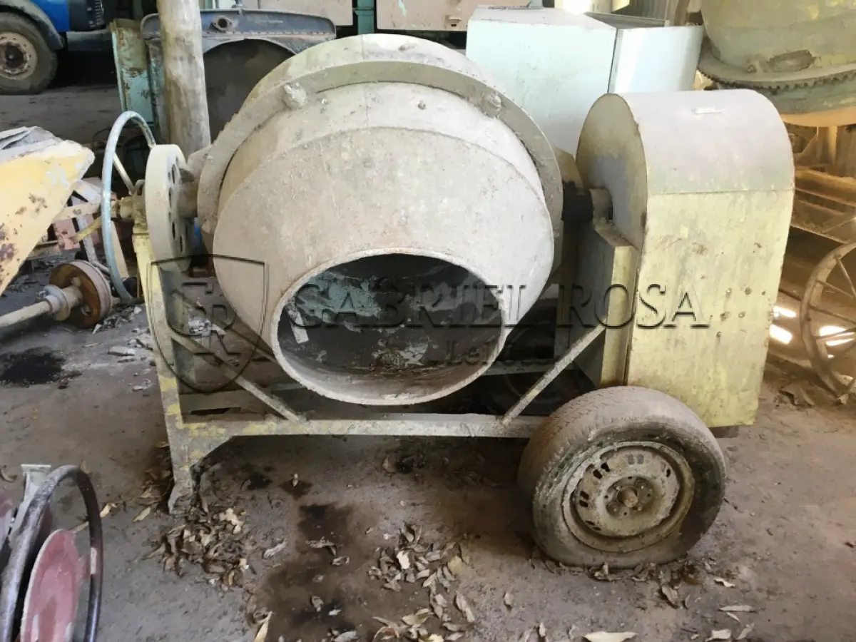 LOTE 032 - BETONEIRA ELÉTRICA 400 L