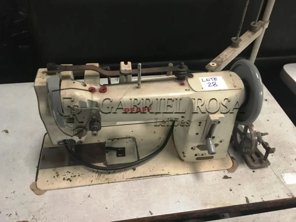 LOTE 028 - Máquinas de costura( 02 un )