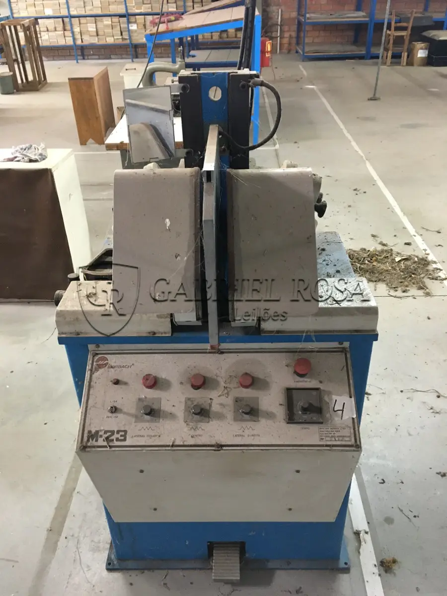 LOTE 060 - Máquina de conformar