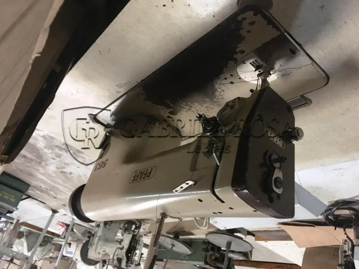 LOTE 026 - Máquinas de costura( 02 un )