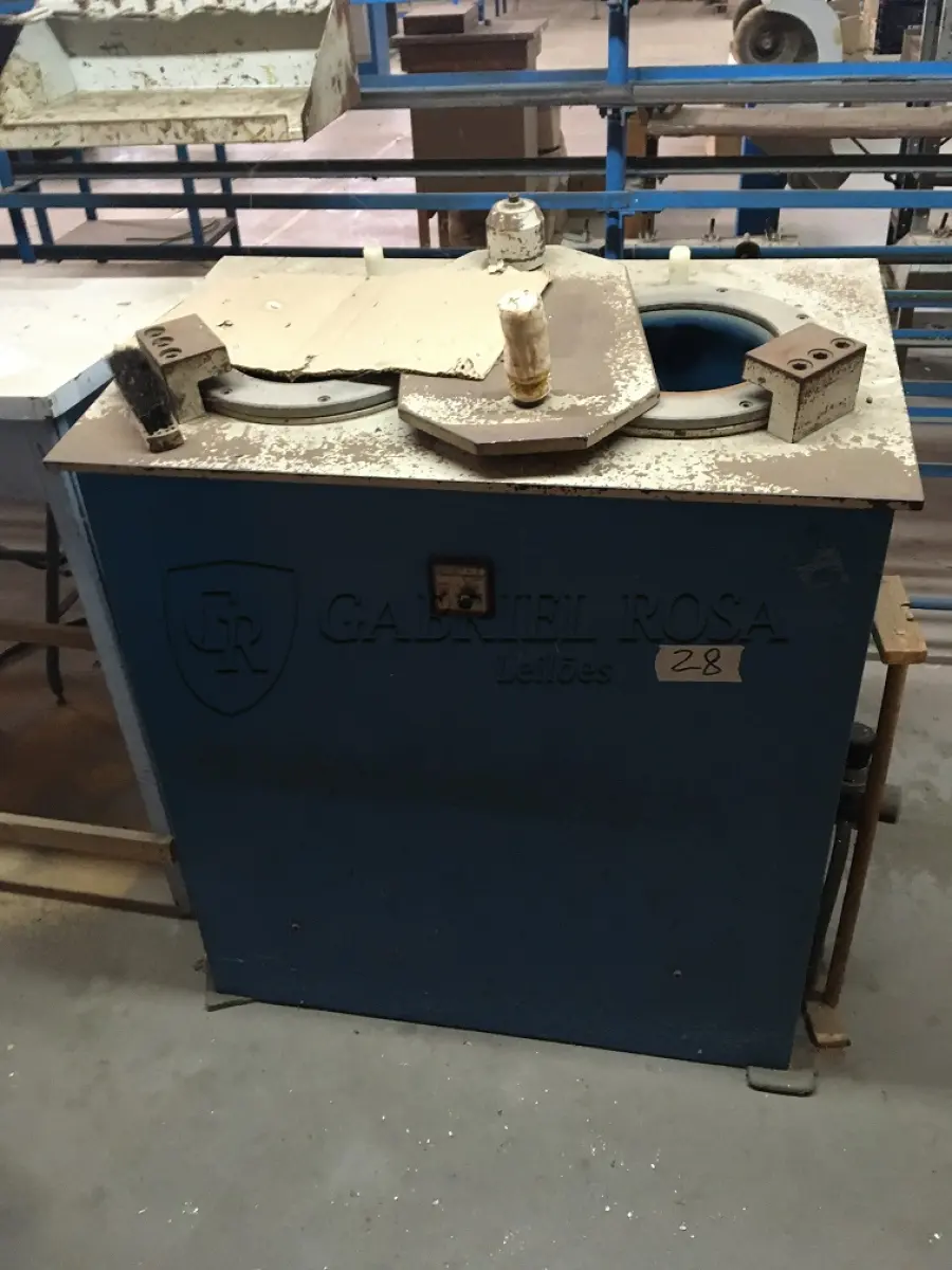 LOTE 087 - Máquina de prensar