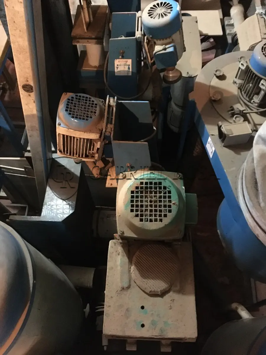 LOTE 104 - Máquinas de lixar( 04 un )