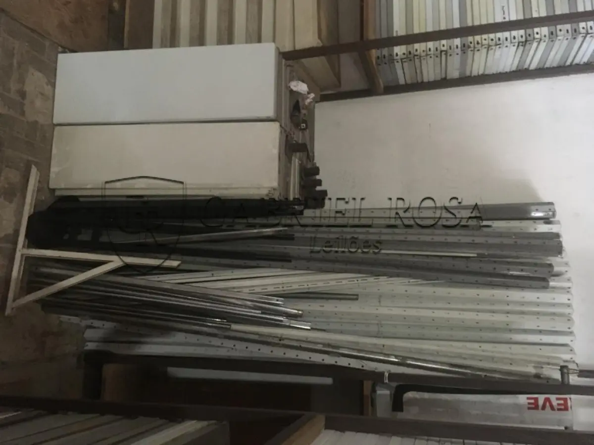 LOTE 056 - Sucata de ferro