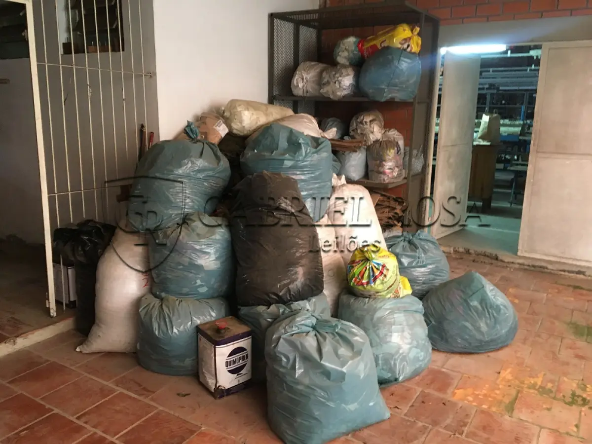 LOTE 167 - Sucatas diversas