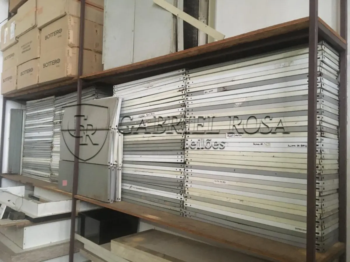 LOTE 056 - Sucata de ferro