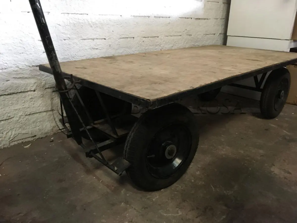 LOTE 024 - Carrinhos para transporte de cargas( 02 un )
