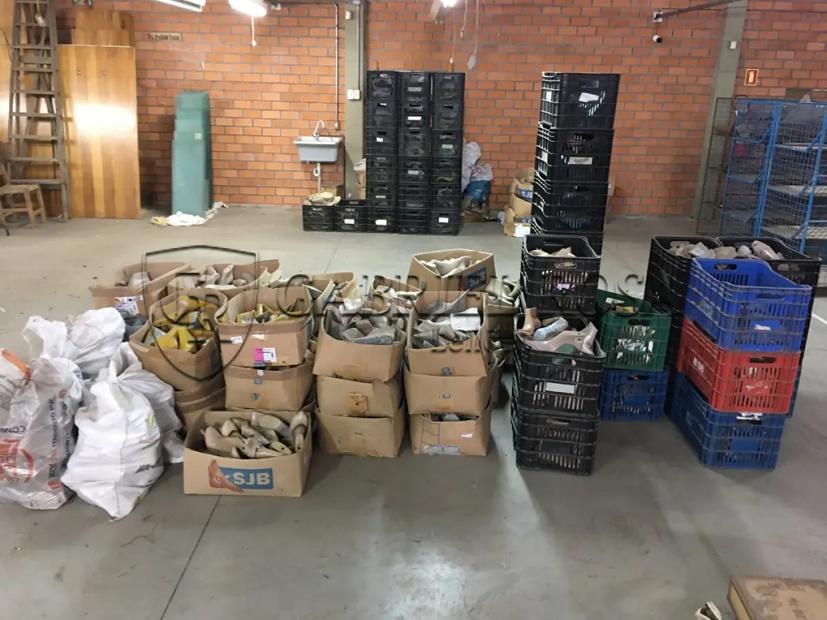 LOTE 165 - Sucata de formas