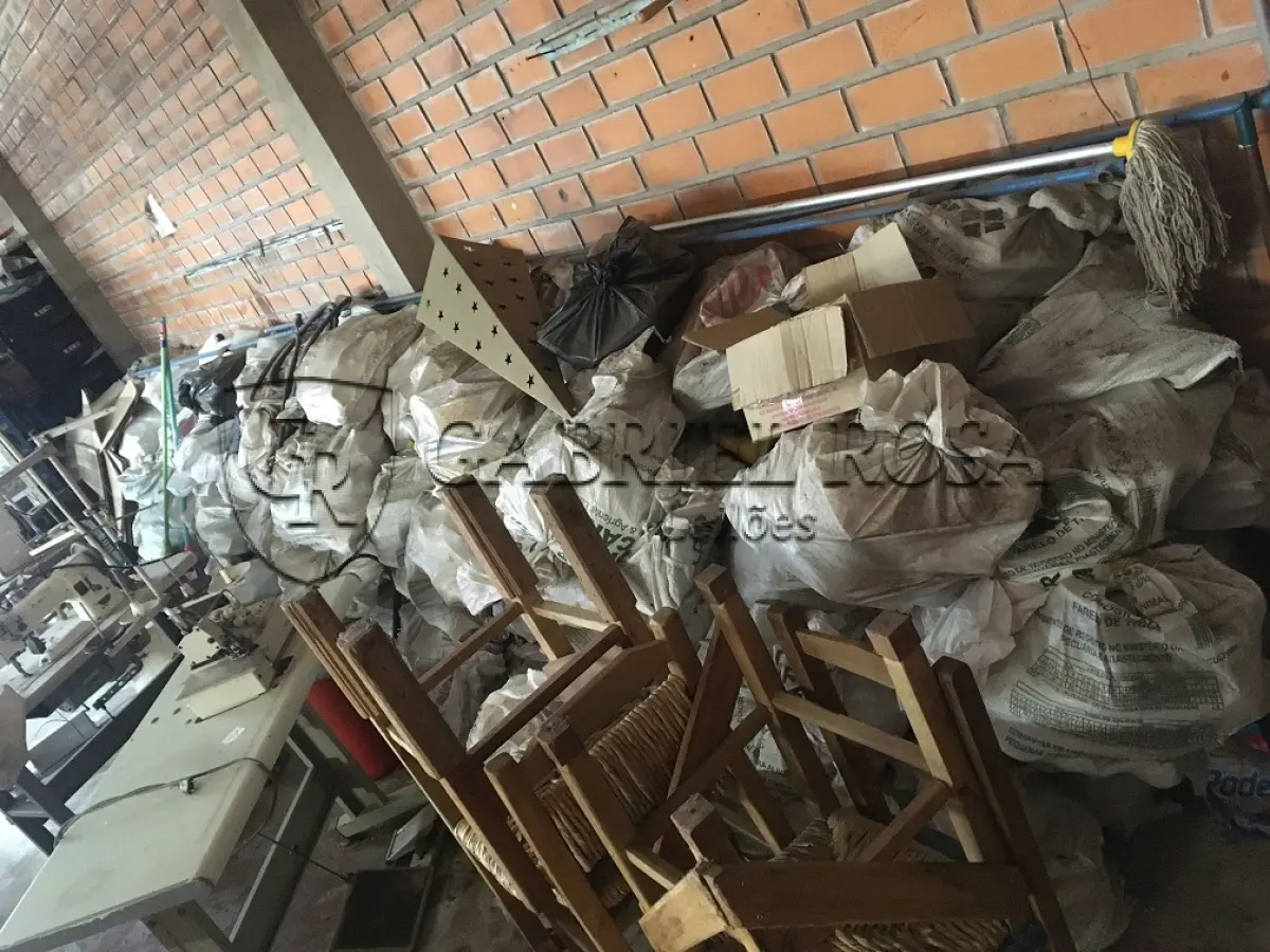 LOTE 165 - Sucata de formas