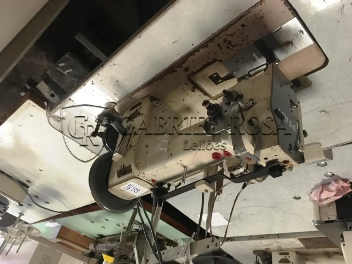 LOTE 028 - Máquinas de costura( 02 un )