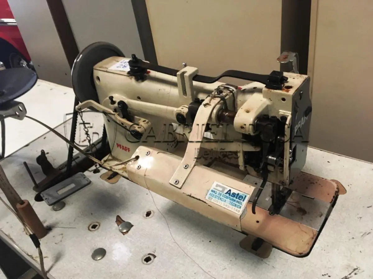 LOTE 028 - Máquinas de costura( 02 un )