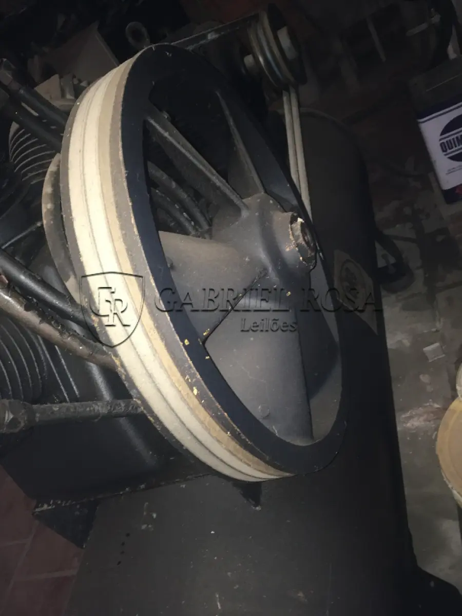 LOTE 094 - Compressor de ar