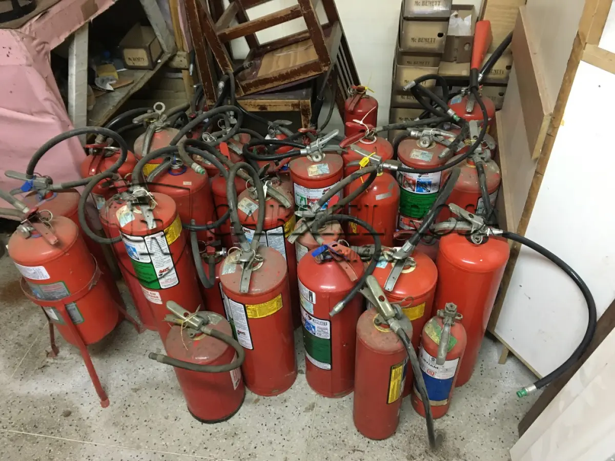 LOTE 155 - Extintores de Incêndio( 51 un )