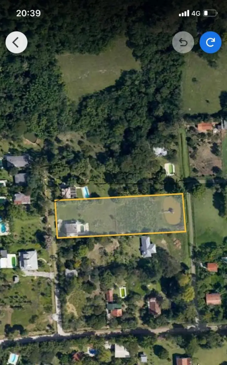 LOTE 002 - Terreno rural (sítio) com área de 4.200,00 M², dentro de um todo maior com 18ha aproximadamente, situado na "Fazenda Conceição" distrito de Ipiranga, na Rua Bem-te-vi do Condomínio Bela Vista, cidade de Gravataí/RS. Matrícula nº 39.944 do Registro de Imóveis de Gravataí/RS. No referido imóvel existe uma construção em alvenaria não averbada.