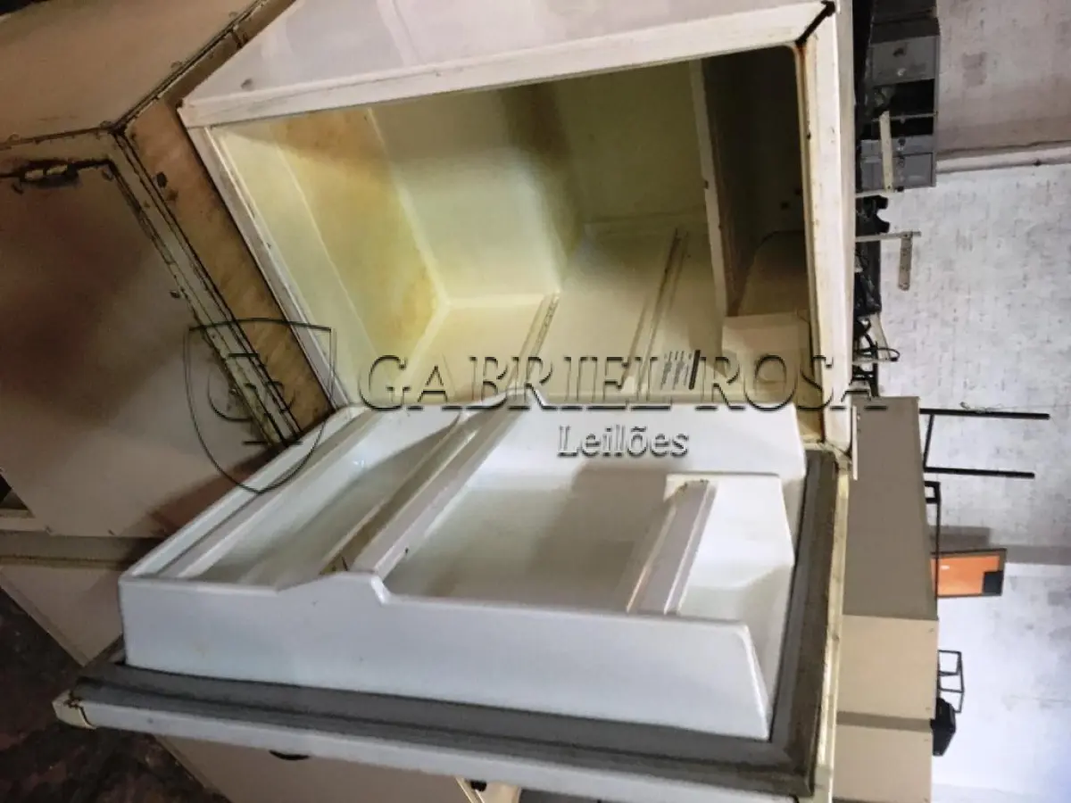 LOTE 018 - Eletro domésticos( Frigobar )