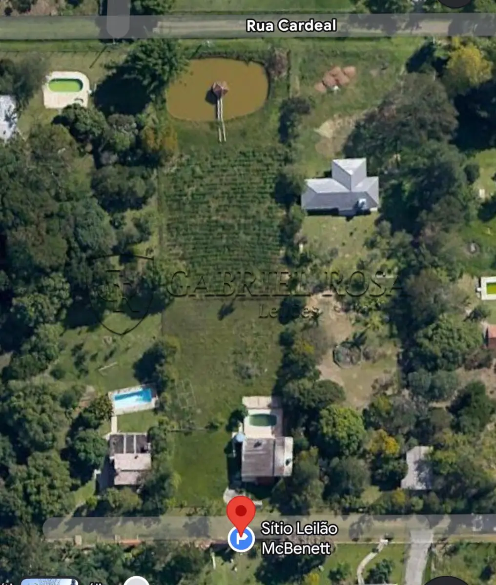 LOTE 002 - Terreno rural (sítio) com área de 4.200,00 M², dentro de um todo maior com 18ha aproximadamente, situado na "Fazenda Conceição" distrito de Ipiranga, na Rua Bem-te-vi do Condomínio Bela Vista, cidade de Gravataí/RS. Matrícula nº 39.944 do Registro de Imóveis de Gravataí/RS. No referido imóvel existe uma construção em alvenaria não averbada.