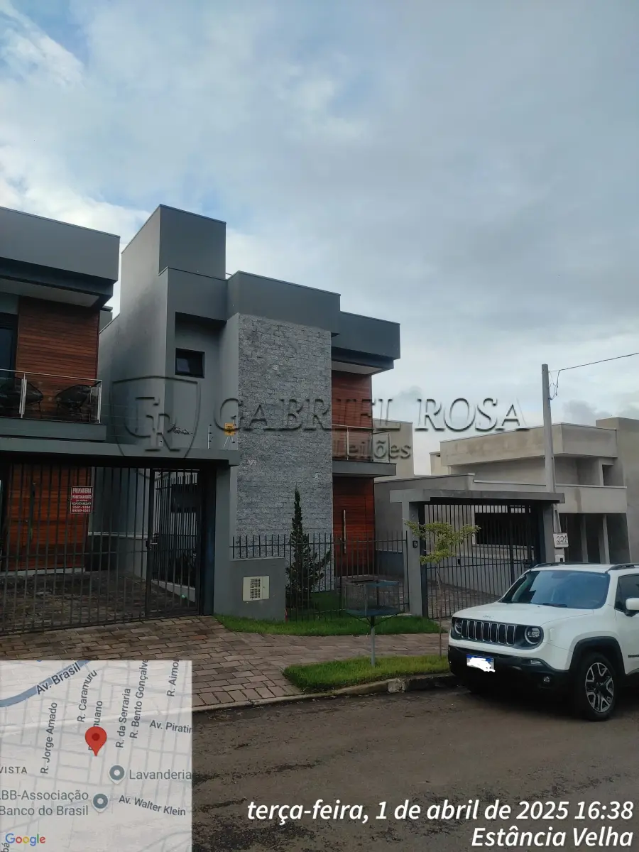 LOTE 001 - Prédio residencial de alvenaria, em dois pavimentos, sendo 49,06m² de pavimento térreo e 54,08m² de pavimento superior, com a área real privativa de 102,47 m², área real de uso comum de 0,67 m², totalizando uma área de 103,14 m², demonimado Casa 03 do "Condomínio Residencial Solin, e uma vaga de estacionamento descoberta com 12,50 m², situado na Rua Hulda Dienstmann, nº 235, Bairro Bela Vista, Estância Velha/RS. Registrado sob Matrícula nº 47.630