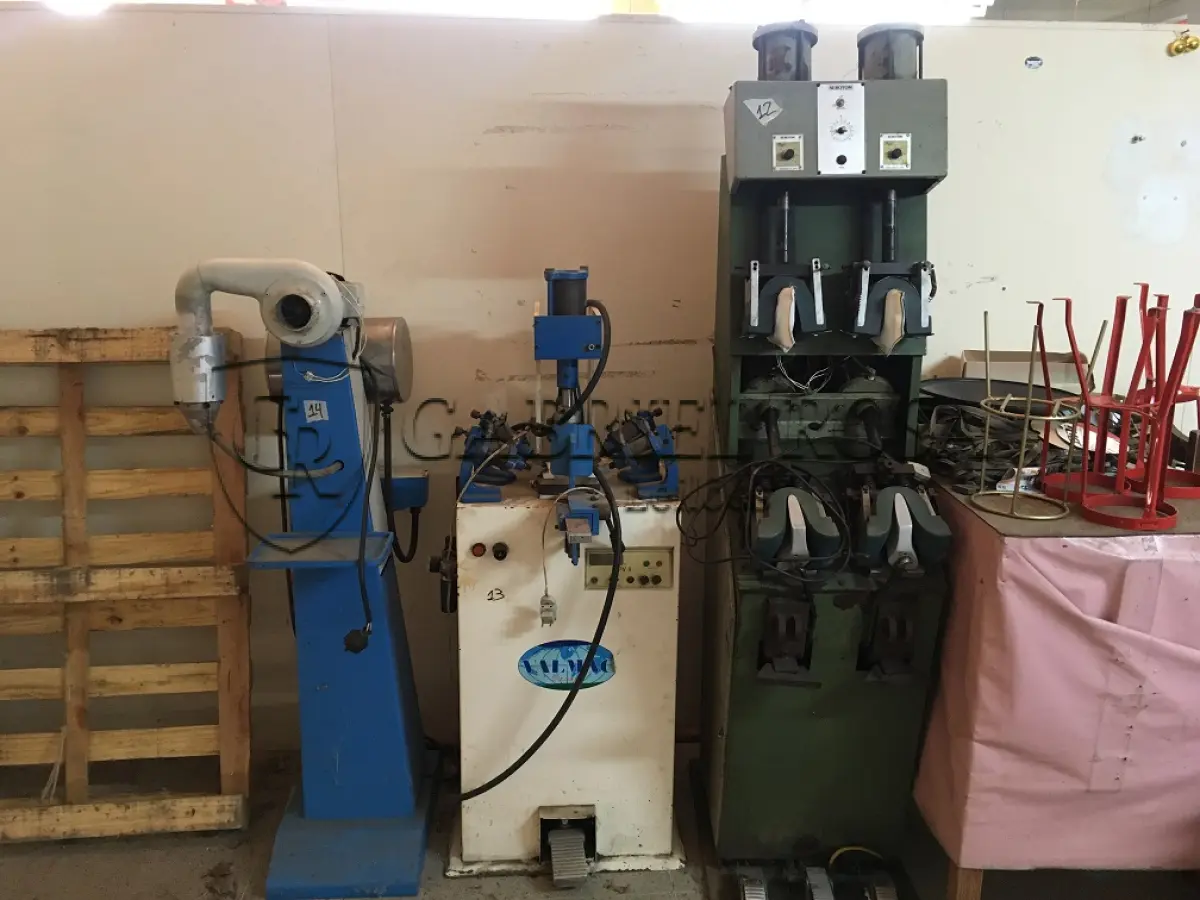 LOTE 071 - Máquina de conformar