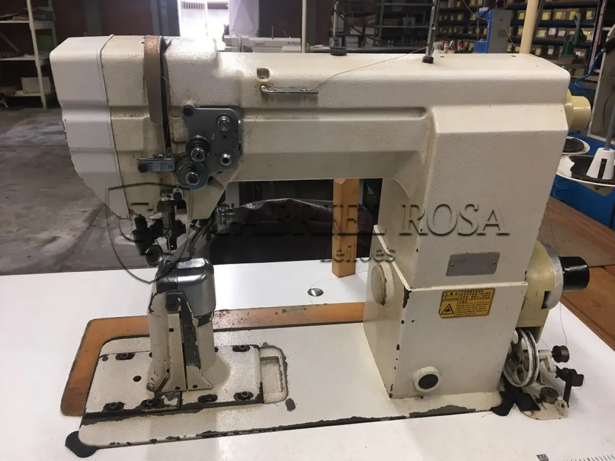LOTE 118 - Máquina de costura