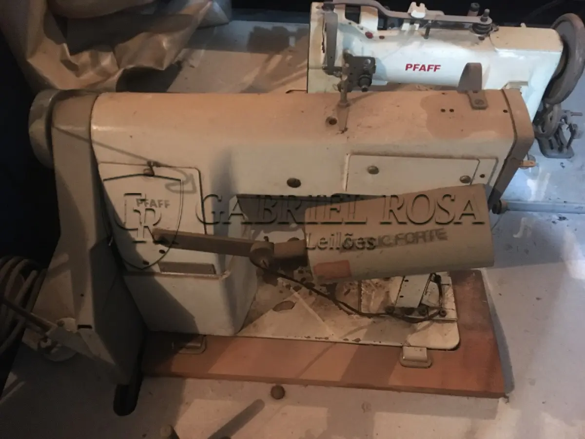 LOTE 098 - Máquinas de costura( 02 un )