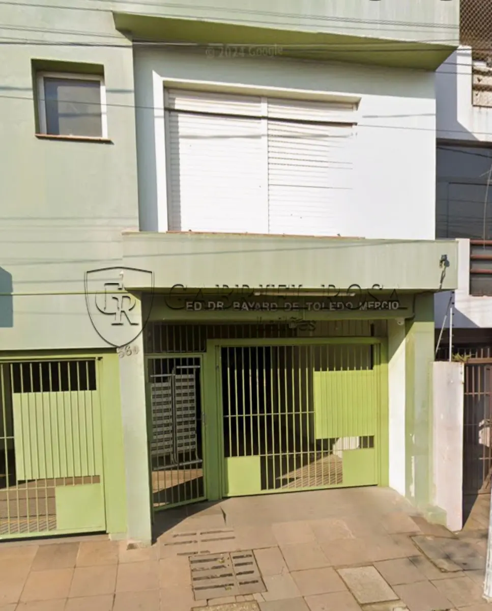 LOTE 003 - Apartamento(tipo kitinete) nº 208 do Ed.Dr.Bayard de Toledo Mercio, localizado no terceiro pavimento, nos fundos, possuindo área privativa de 26,49 m², área real de uso comum de 6,04 m² e área real total de 32,53 m². Situado na Rua Santo Antônio, nº 560, Bairro Centro, São Leopoldo - RS. O imóvel se encontra em bom estado de uso e conservação, conforme informado pelo Oficial de Justiça, no Mandado de Avalição realizado em 16/10/2025. Registrado sob matrícula nº 58514