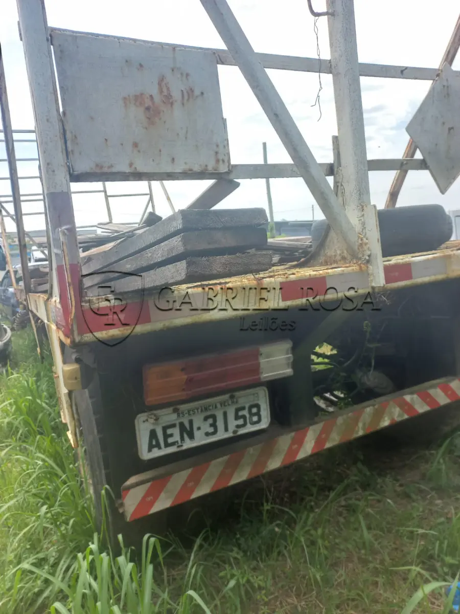 LOTE 005 - Reboque A.Guerra, Fabricação/Modelo: 1994/1994, Cor: Branca, Carroceria Aberta, Capacidade de Carga: 15,70 ton, Placa: AEN3158