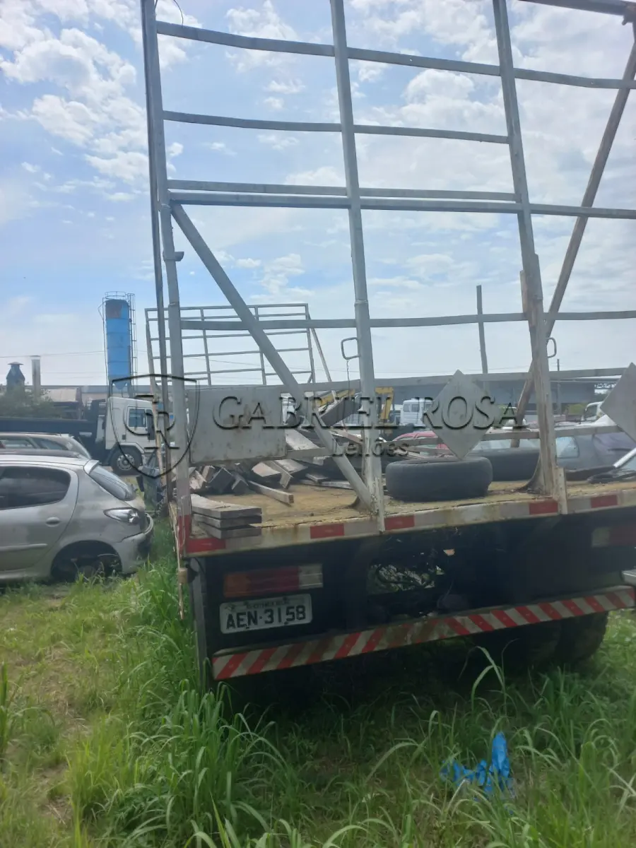 LOTE 005 - Reboque A.Guerra, Fabricação/Modelo: 1994/1994, Cor: Branca, Carroceria Aberta, Capacidade de Carga: 15,70 ton, Placa: AEN3158